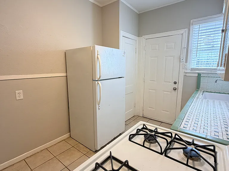 2238 Interstate Dr — Photo 9