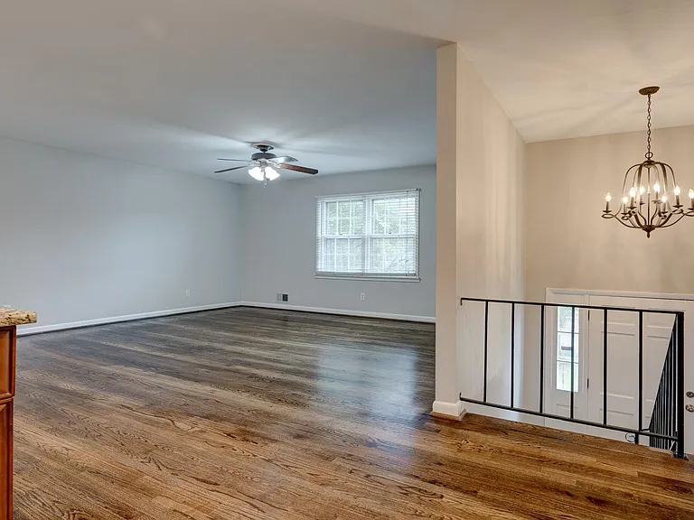 3404 Jones Dr — Photo 4