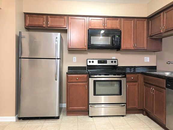 3rd image of 6900 Ardsley Dr