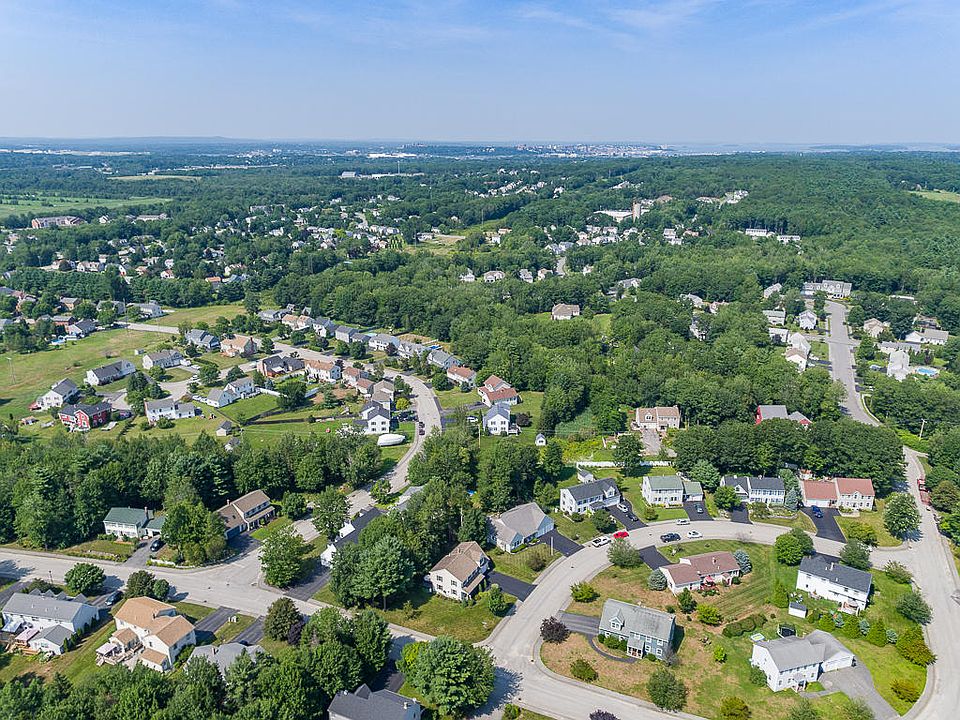 1st image of 6 Blueberry Dr