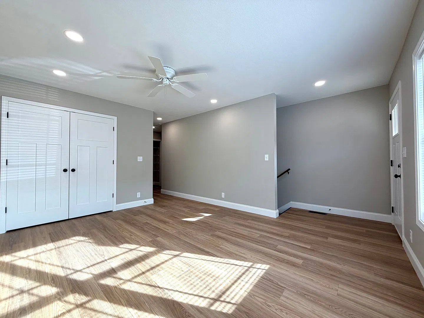 511 Glenstone Springs Apartments — Photo 4