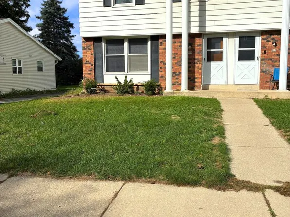 108 Cecilia Ct, Waukesha, WI 53188