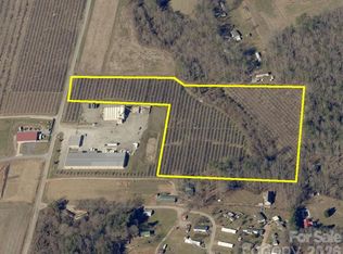 99999 McMurray Rd, Flat Rock, NC 28731