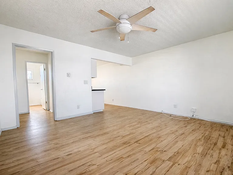 00-360 Lime Ave #313 — Photo 3