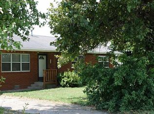 103 8th Ave NW, Gravette, AR 72736