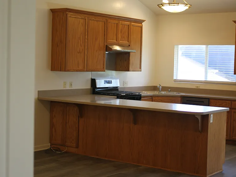 533 Central Ave #B — Photo 2