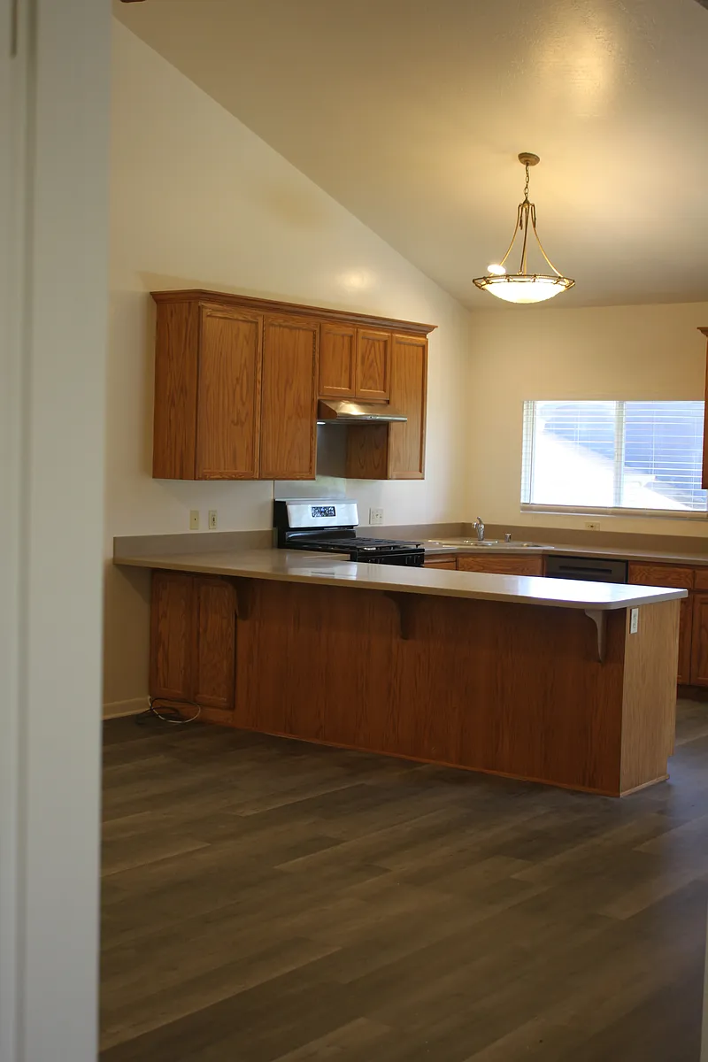 Building Photo - 533 Central Ave #B