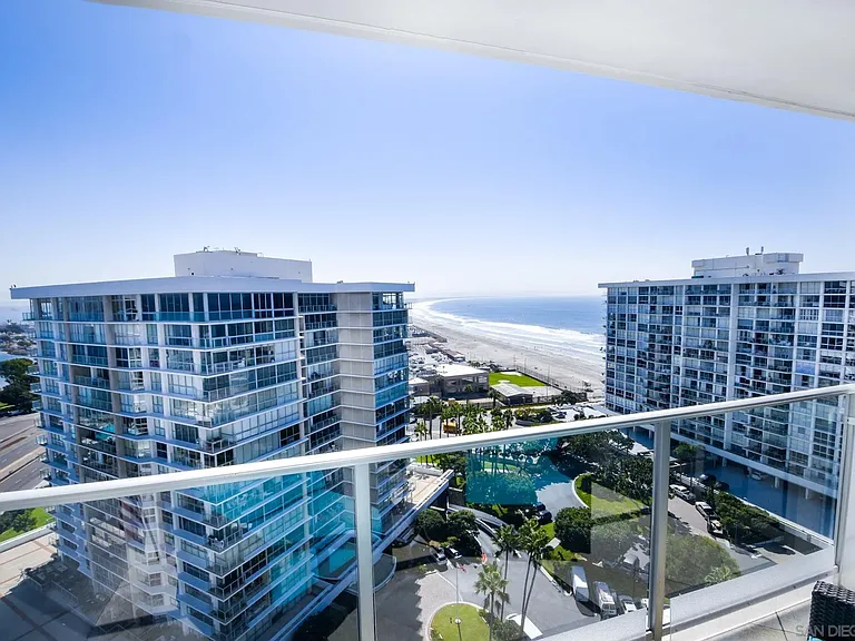 1810 Avenida Del Mundo #1609 — Photo 30