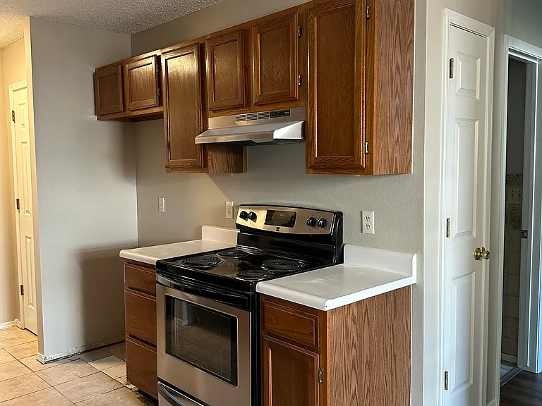 460 E Evergreen Ln — Photo 3