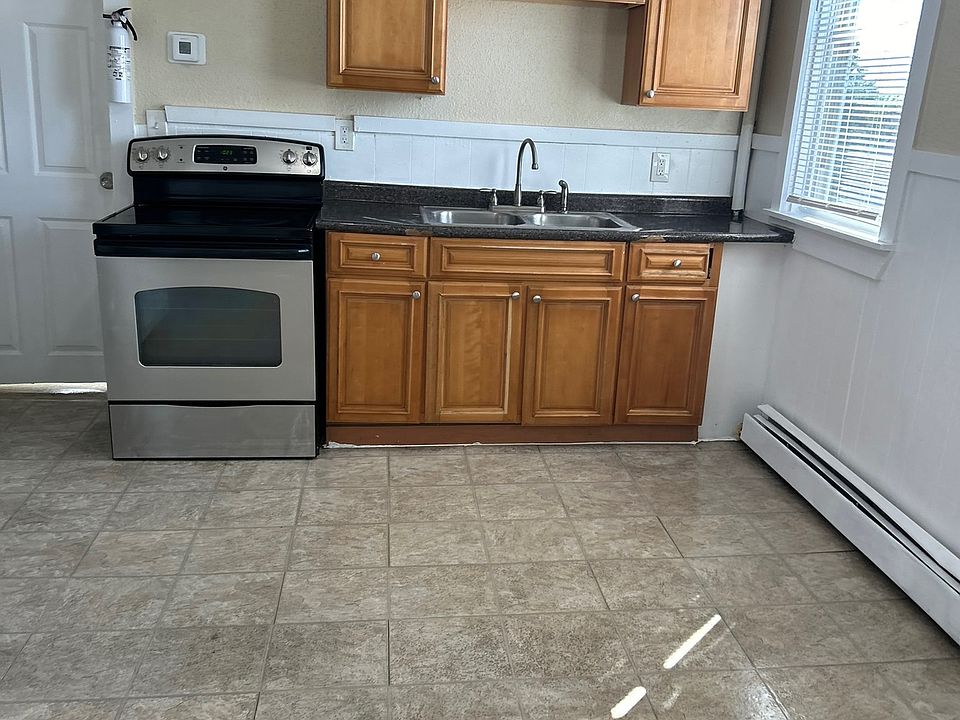 1st image of 745 Main St #4
