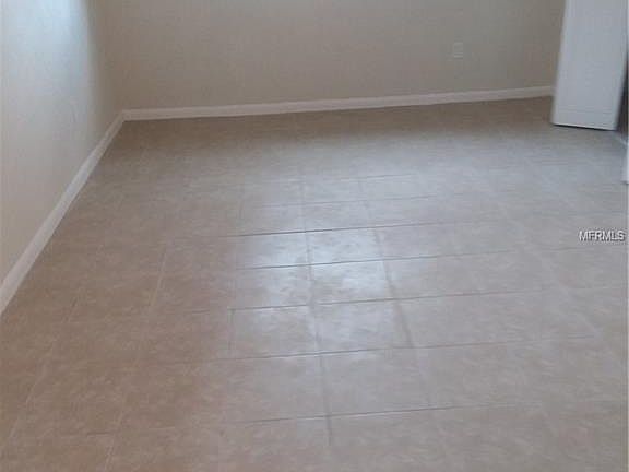 5th image of 1745 Saxon Blvd