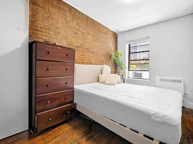 326 W 23rd St #3F — Photo 10