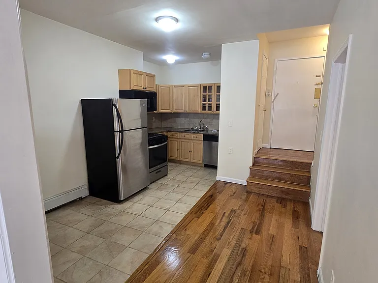 233 Barrow St #1R — Photo 3