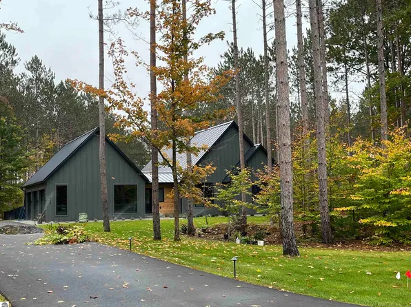 1689 Cascade Trl, Traverse City, MI 49685