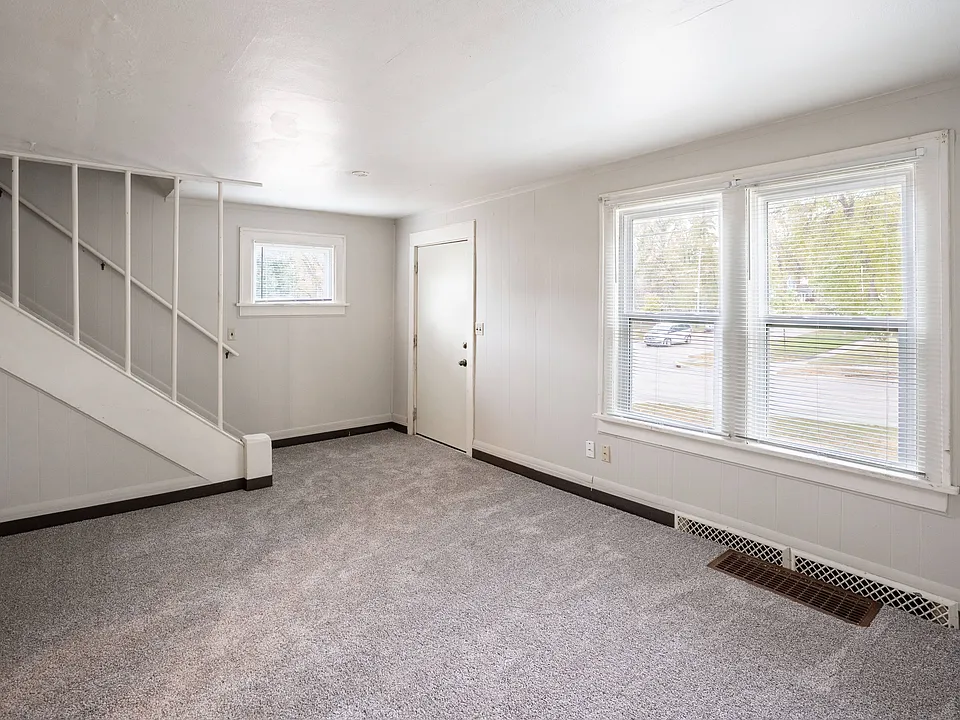 Fargo, ND Marlowe South Apartments | 31A | Living