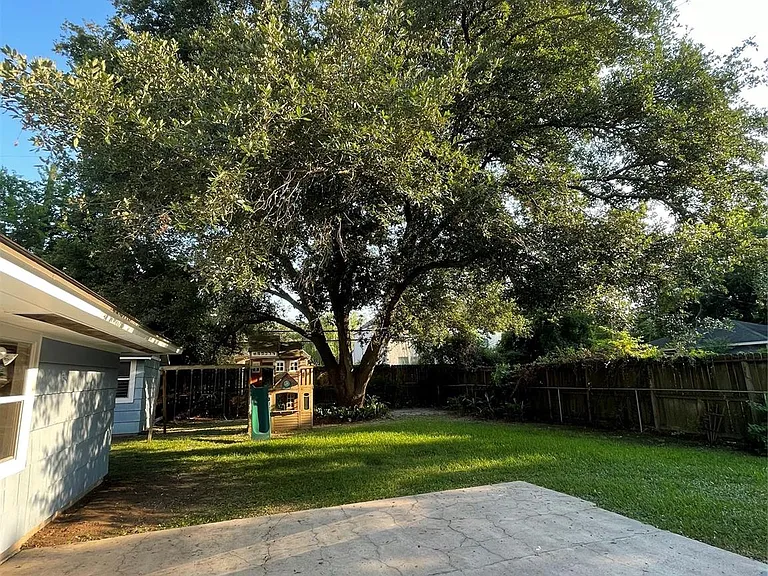 3229 Westridge St — Photo 30