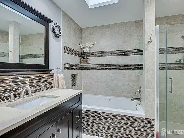 4506 Stonehedge Rd — Photo 34