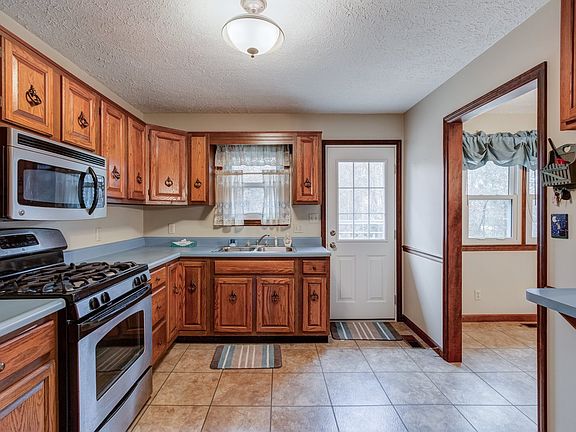 5th image of 468 W Donder Ln