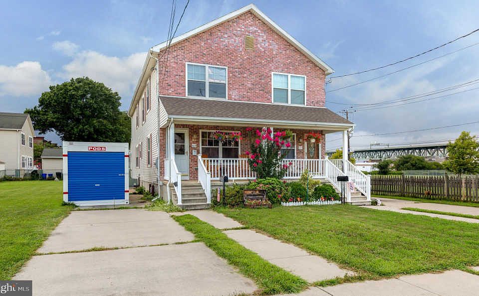 1st image of 609 N Brown St