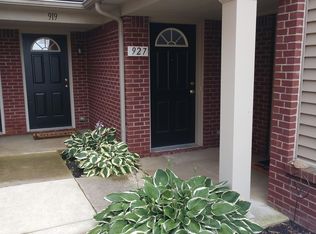 927 Addington Ln, Ann Arbor, MI 48108