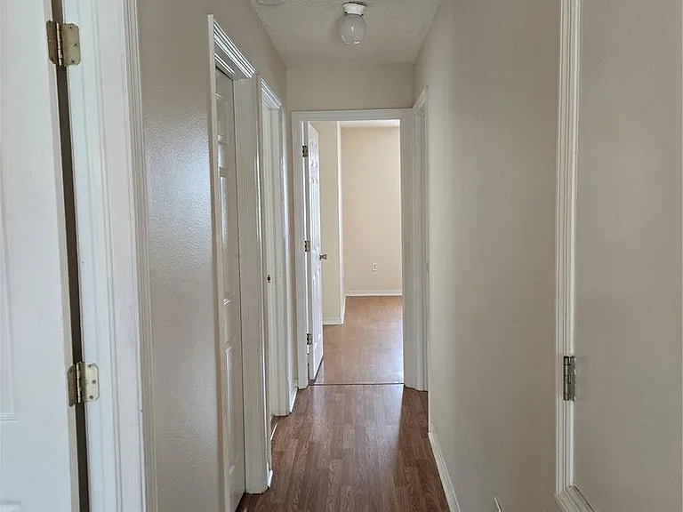728 Burlwood St — Photo 12