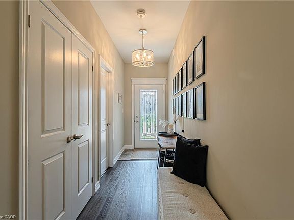 5th image of 15 Winterberry Ln