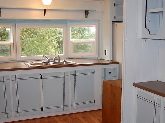 Kitchen -- Sink with View