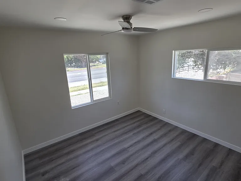 19908 Saticoy St — Photo 12