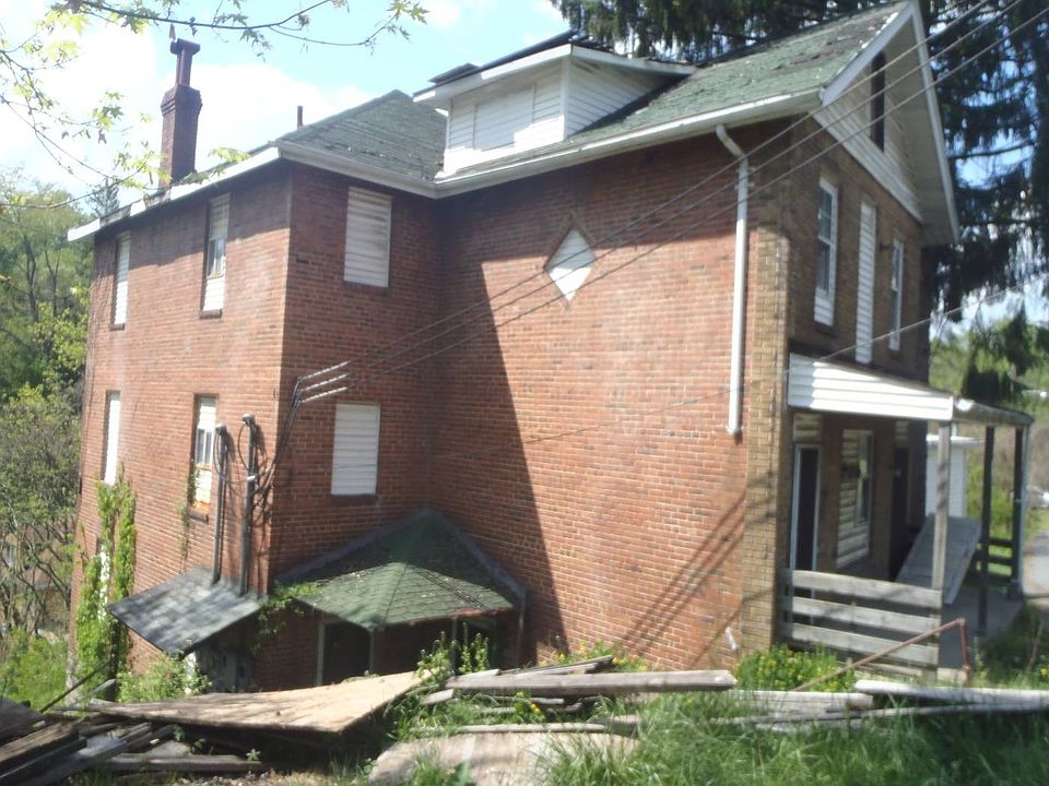 2nd image of 407 Robinson St