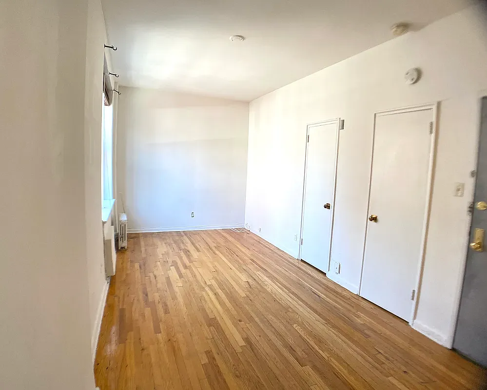 97 Lexington Avenue — Photo 2