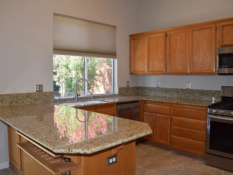 1608 Poppy Cir — Photo 10