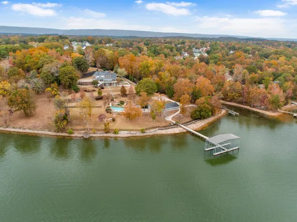 2420 Glengerrie Dr, Soddy Daisy, TN 37379