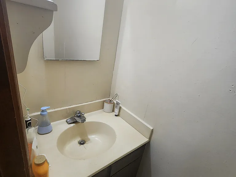 10 Kenaware Ave #1 — Photo 8