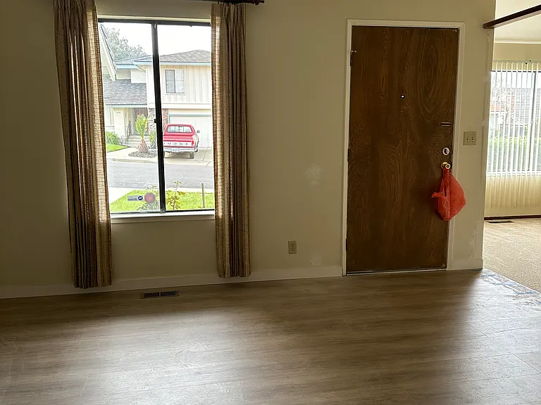 4497 Snowberry Ct — Photo 13
