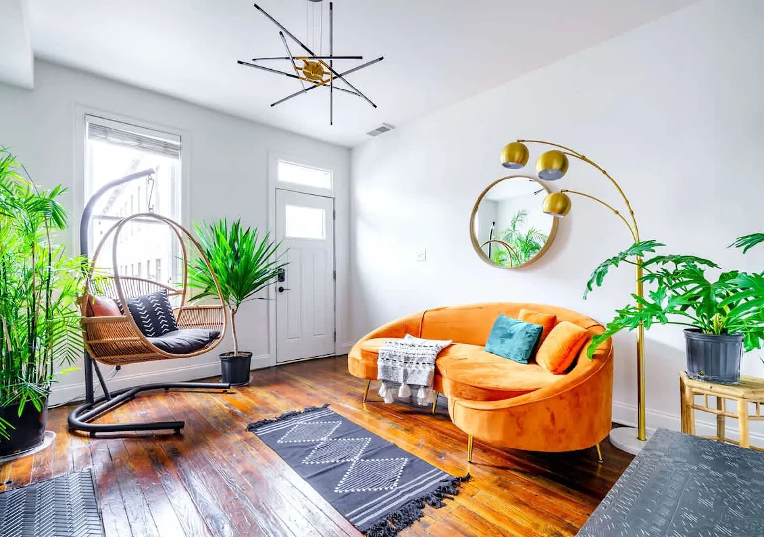 Urban Jungle by Jungle House | Downtown & Short North | Free Parking — Photo 1