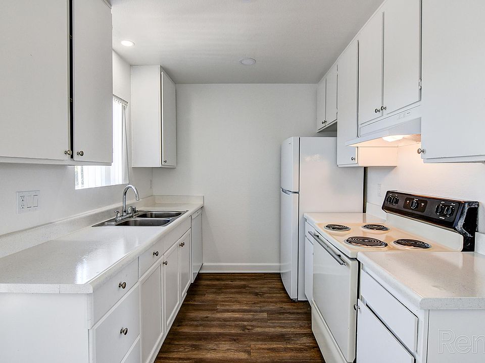 1st image of 150 S Mollison Ave APT 16