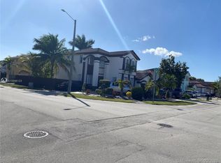 8914 NW 181st St, Hialeah, FL 33018