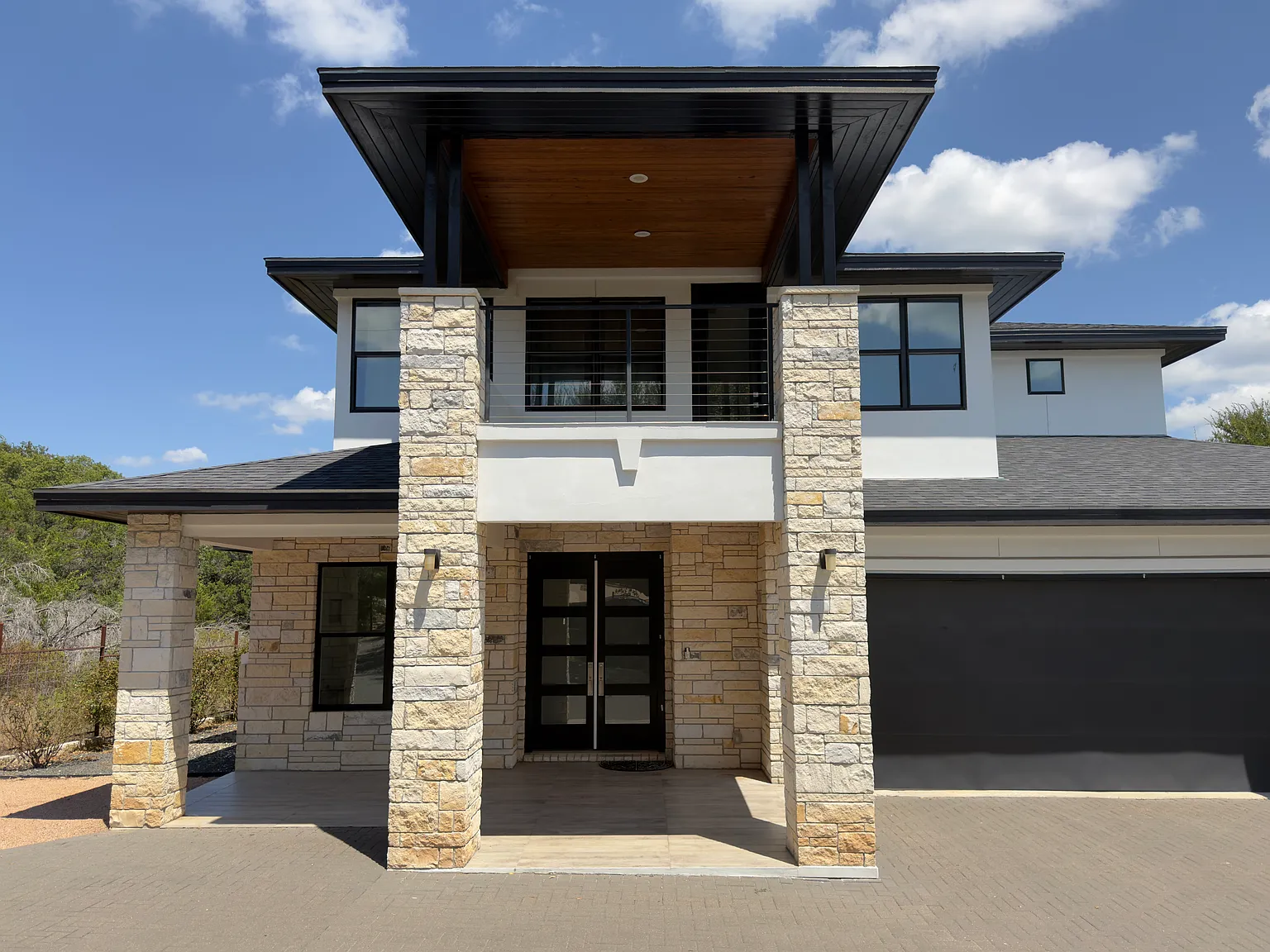4 bed, 3.5 bath, 3089 sqft, $4,300 — Photo 1