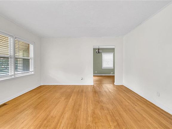 4th image of 1712 Clifton Way SE