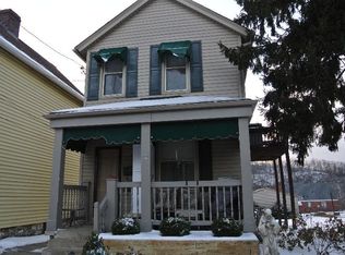 724 Orchard St #1, Carnegie, PA 15106