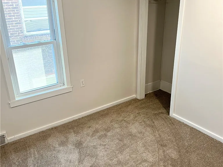 642 Ashland Ave — Photo 3