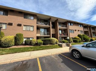 468 Liberty St APT 201, Little Ferry, NJ 07643