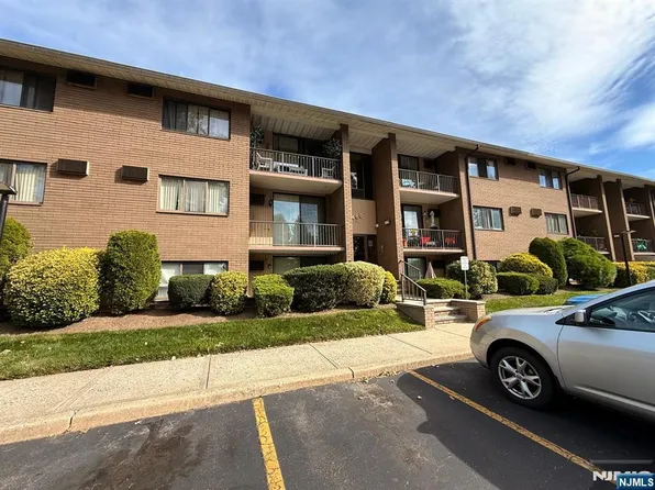 468 Liberty St APT 201, Little Ferry, NJ 07643
