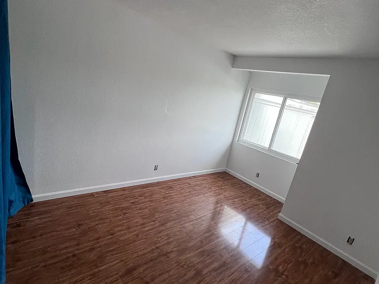 449 Cannon Green Dr #B — Photo 8