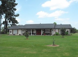 415 Roachtown Rd, Bogata, TX 75417