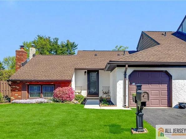 10 Dancaster Ct #3410, Sayreville, NJ 08872