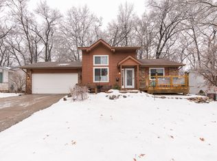 1327 Gladstone Dr SE, Grand Rapids, MI