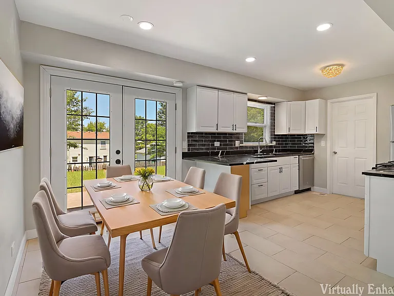 2208 Kensington Dr — Photo 21