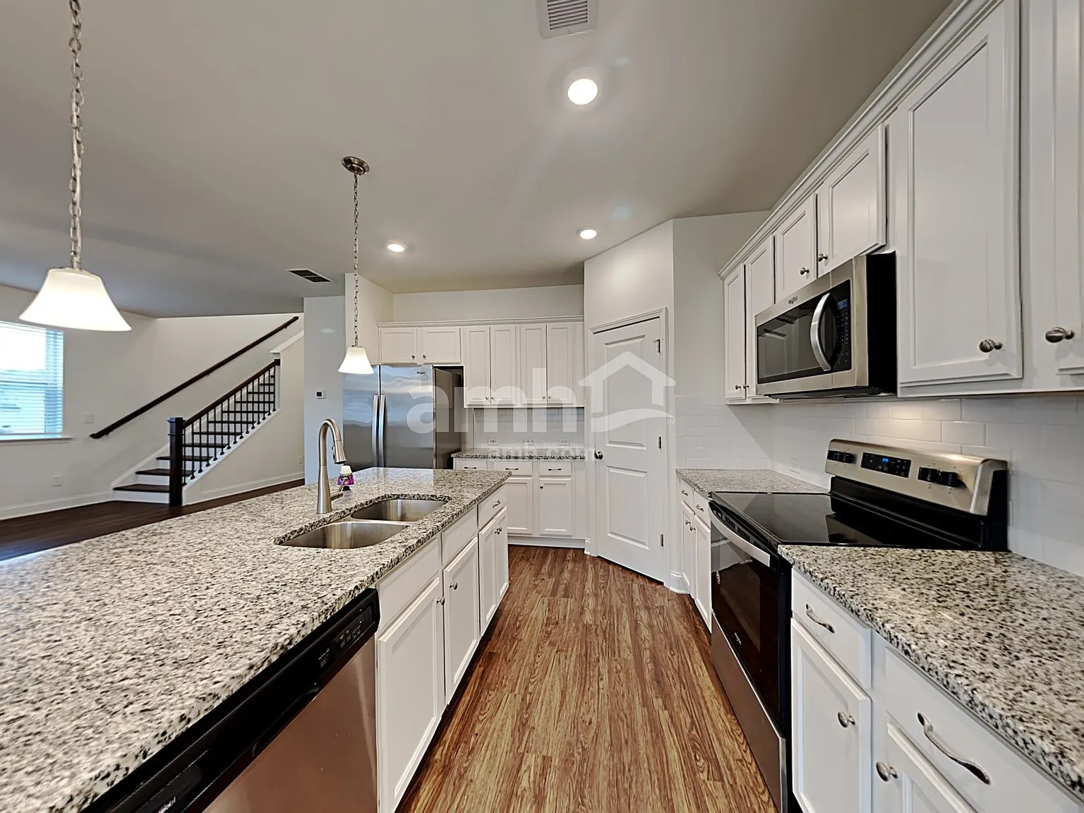 3 bed, 2.5 bath, 2070 sqft, $2,490 — Photo 3