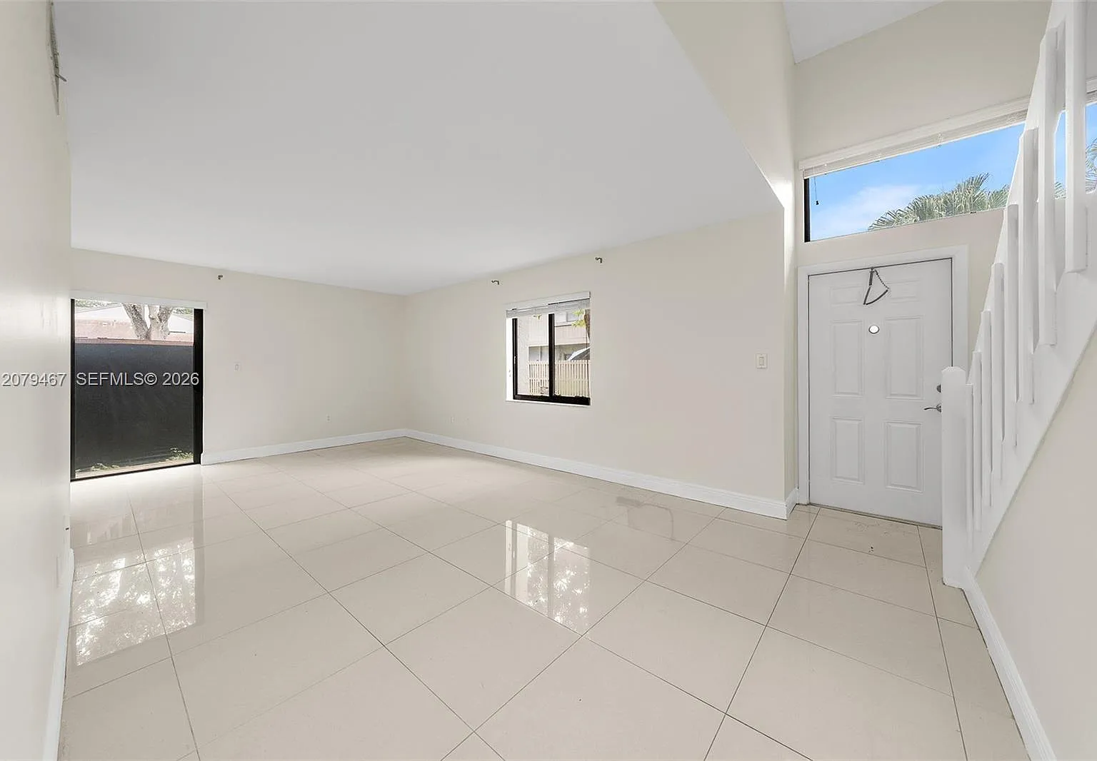 Greenglades Condo No 17 — Photo 2